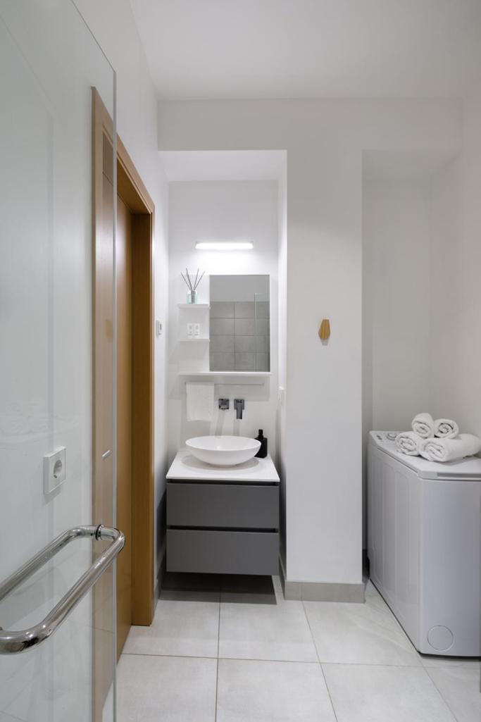 Kalnina Street Studio Apartment Riga Exterior foto